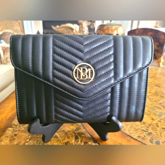 Badgley Mischka Handbags - Badgley Mischka Black Quilted Women's Crossbody Bag